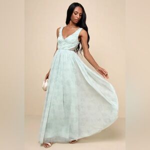 🍃 Lulus Sage Green Maxi Dress 🍃